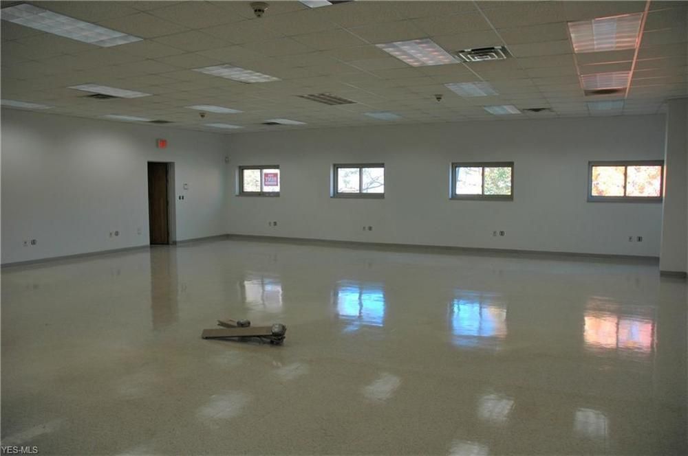 York Alpha: 9621 York Alpha Dr, North Royalton, OH 44133